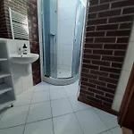 Dzika Roza Δωμάτια σε οικογενειακή κατοικία