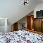 Dzika Roza Δωμάτια σε οικογενειακή κατοικία *